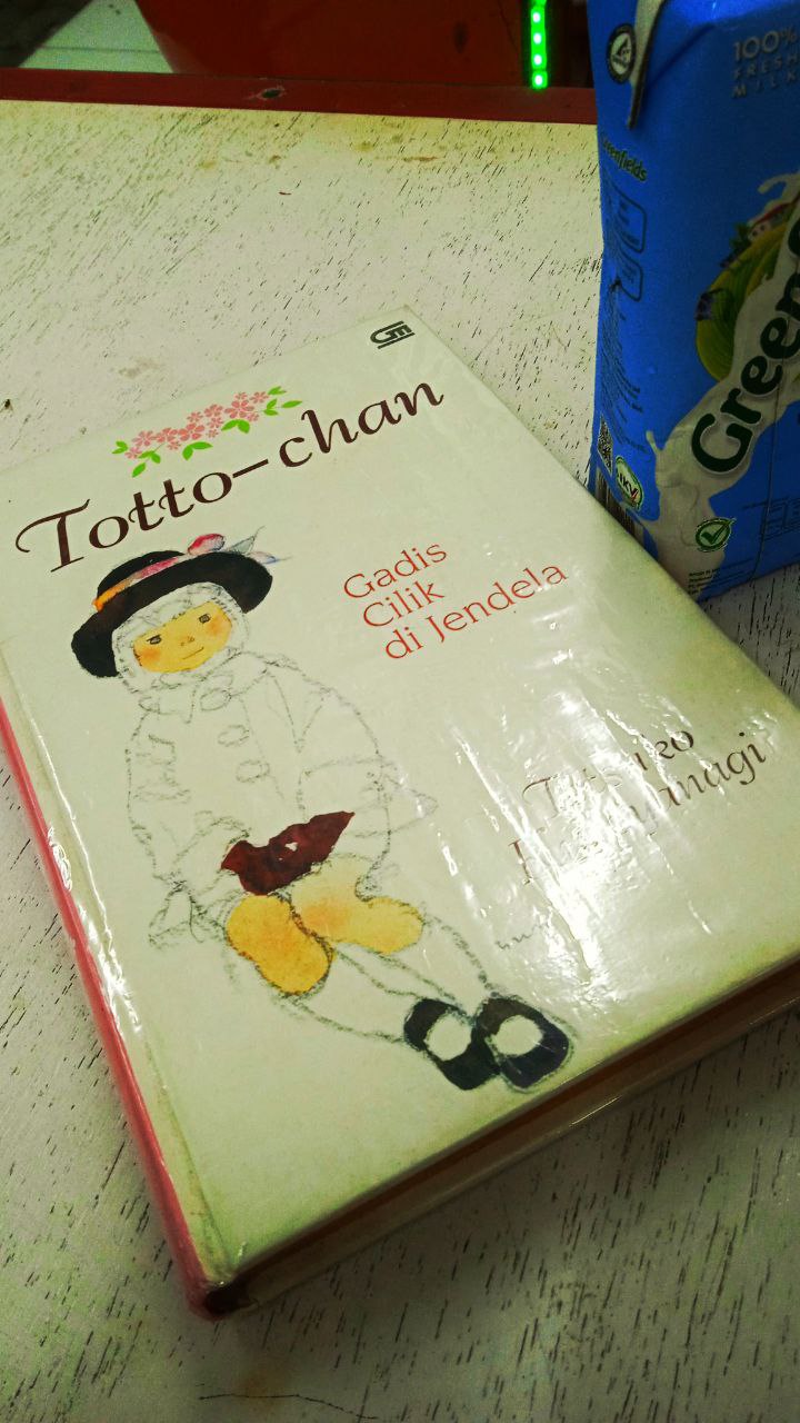 "Sampul buku Totto-chan: Gadis Kecil di Jendela"