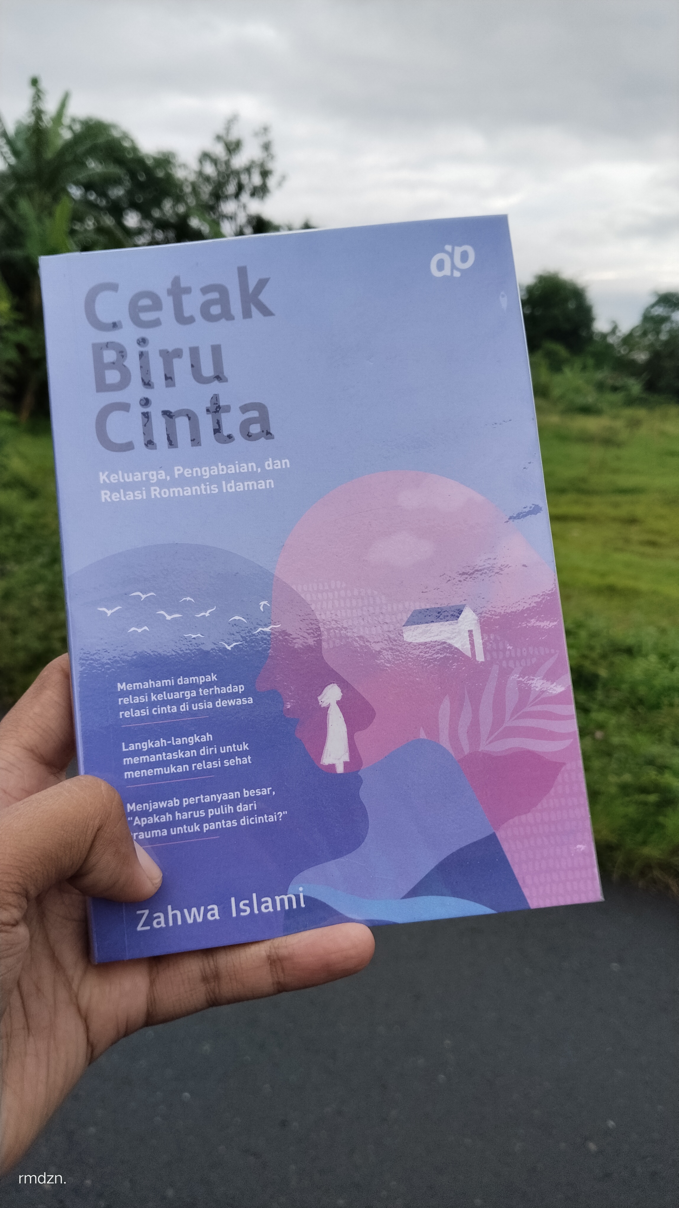 buku Cetak Biru Cinta dengan sampul ungu